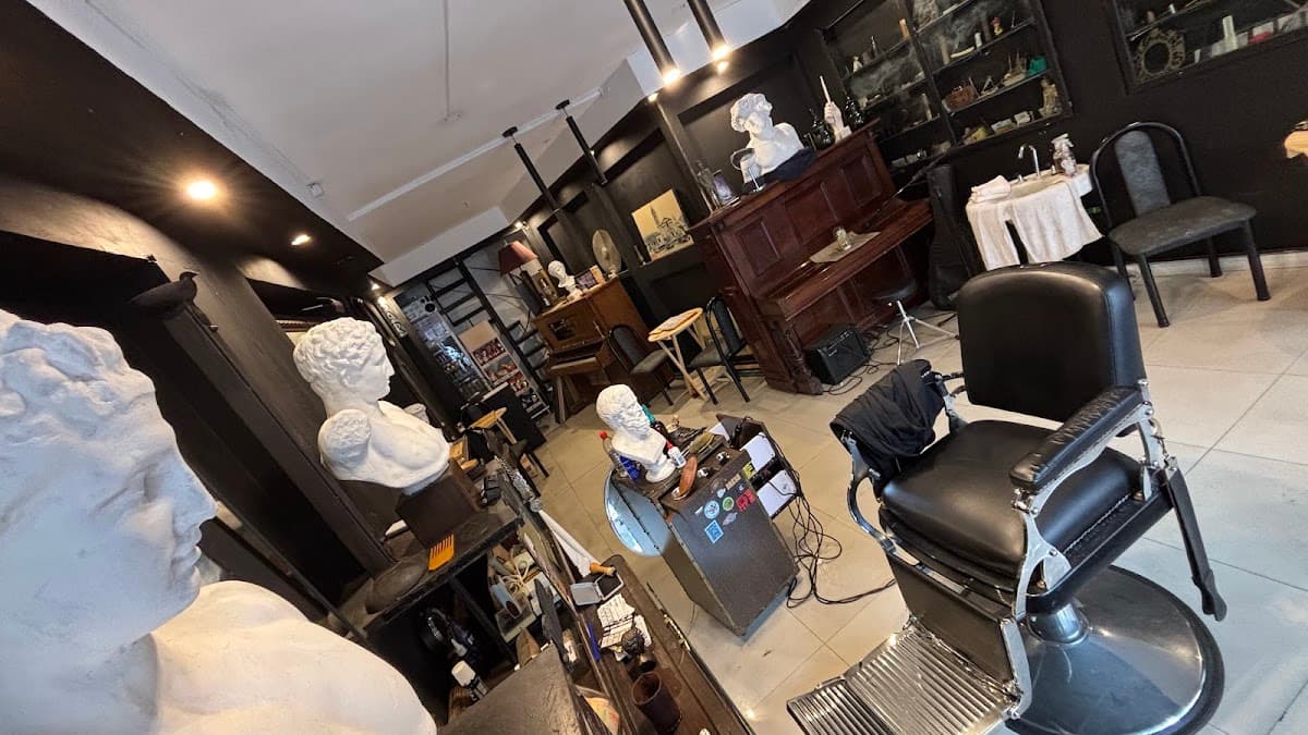 BARNES (Barbería, peluquería y Centro Cultural)