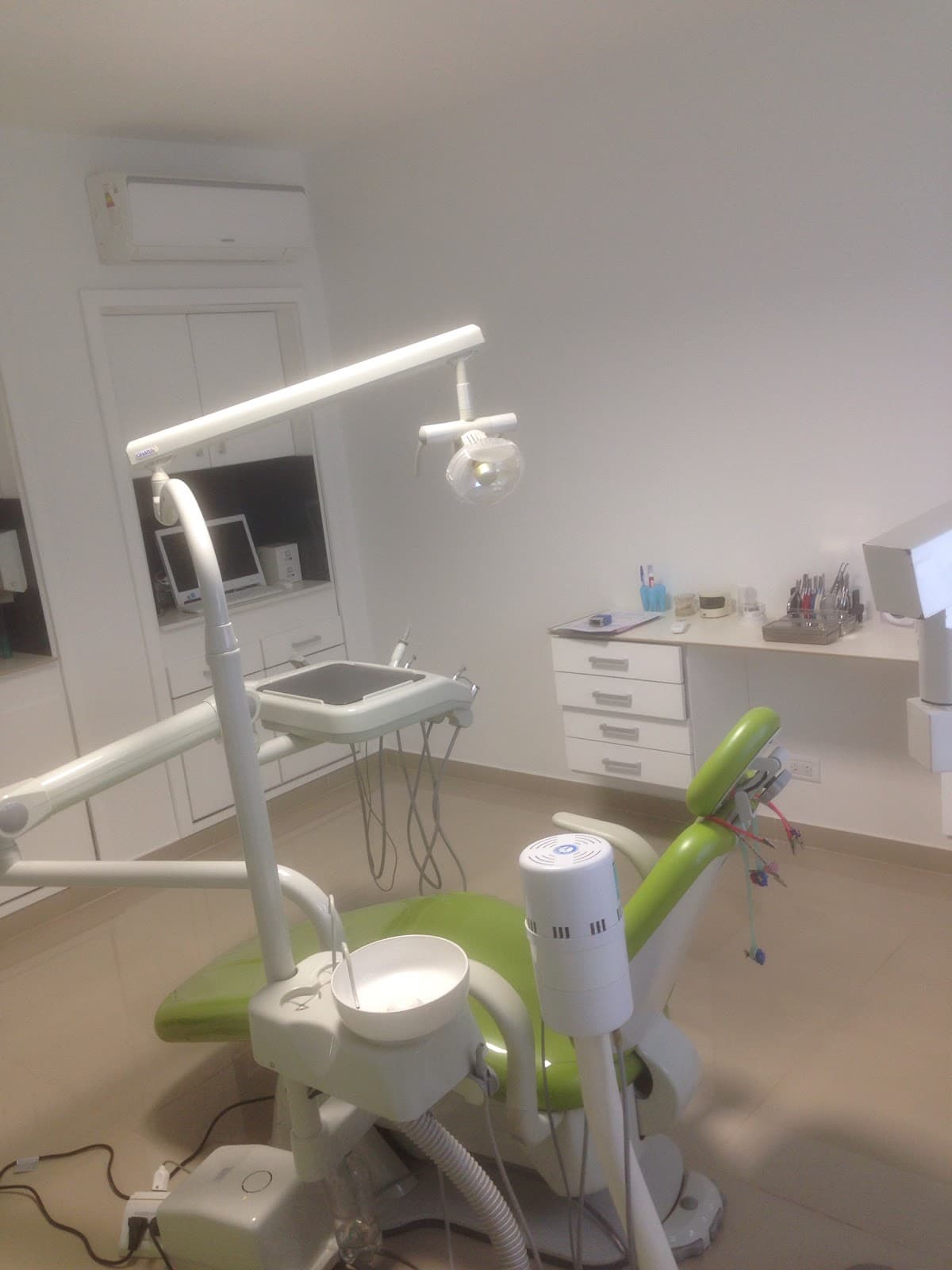 Consultorio Odontológico Dra. M. Candela Boto Dr. Lautaro A. Leofanti