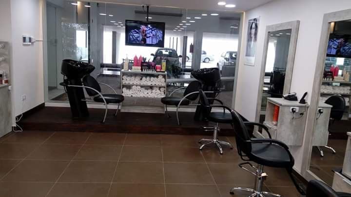 ESTUDIO V PELUQUERIA DE DISEÑO.