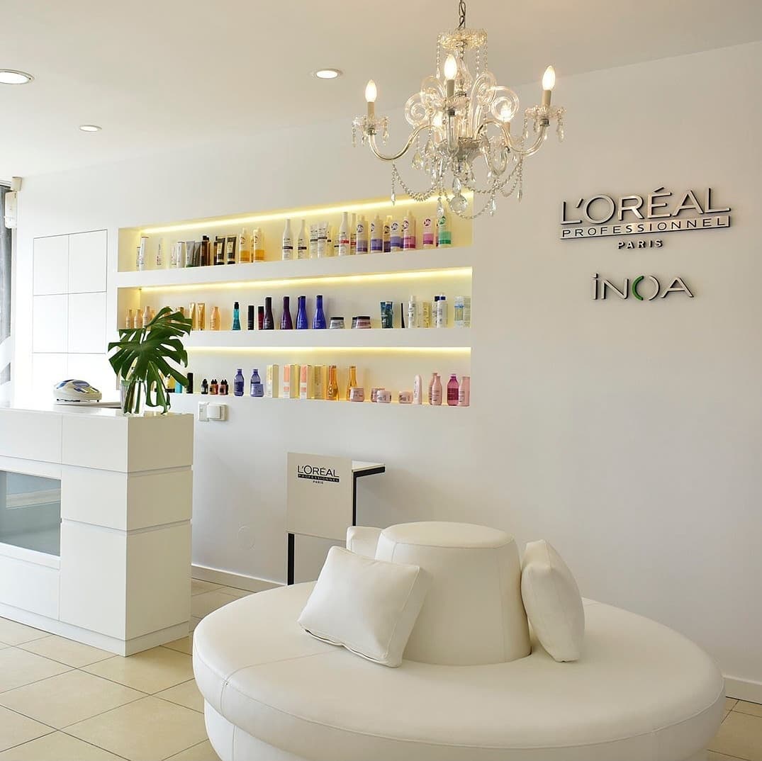 SOLEDAD NAPOLEÓN Hair Salón