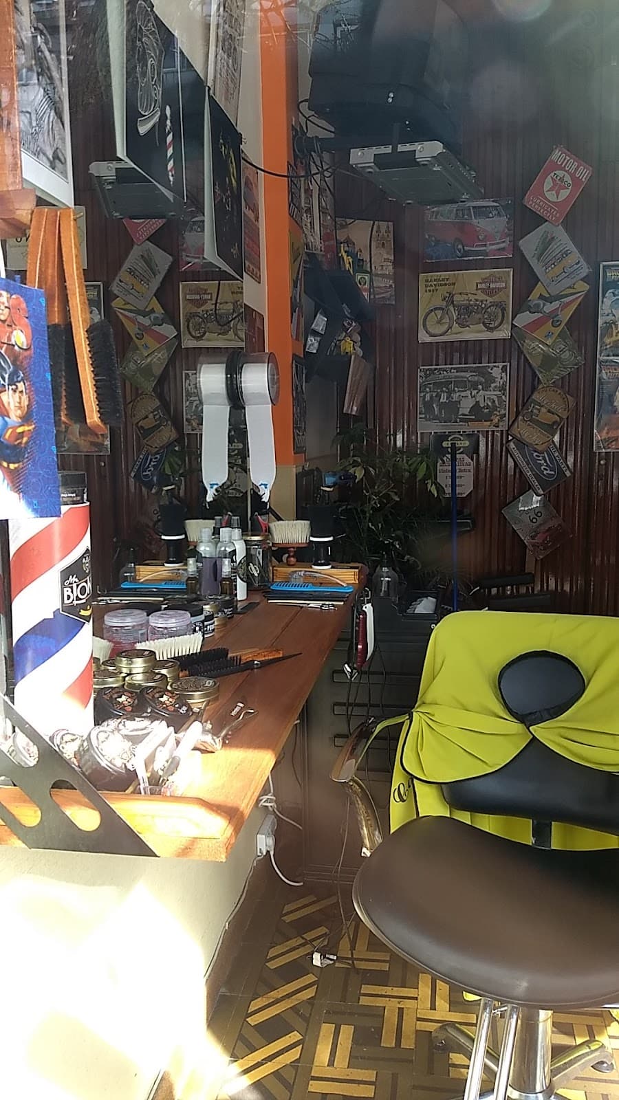 Urbano - Peluquería & Estética Masculina