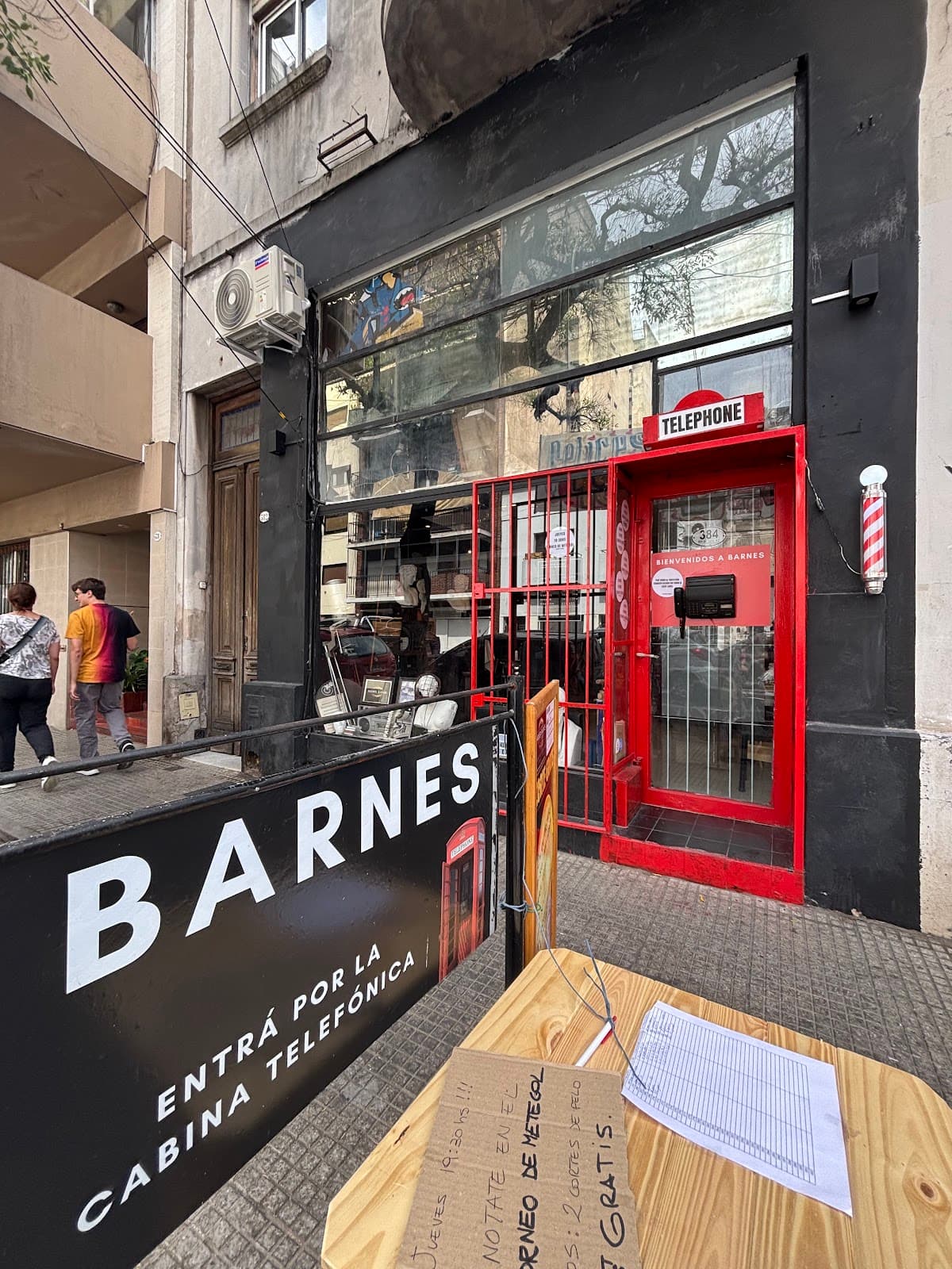 BARNES (Barbería, peluquería y Centro Cultural)