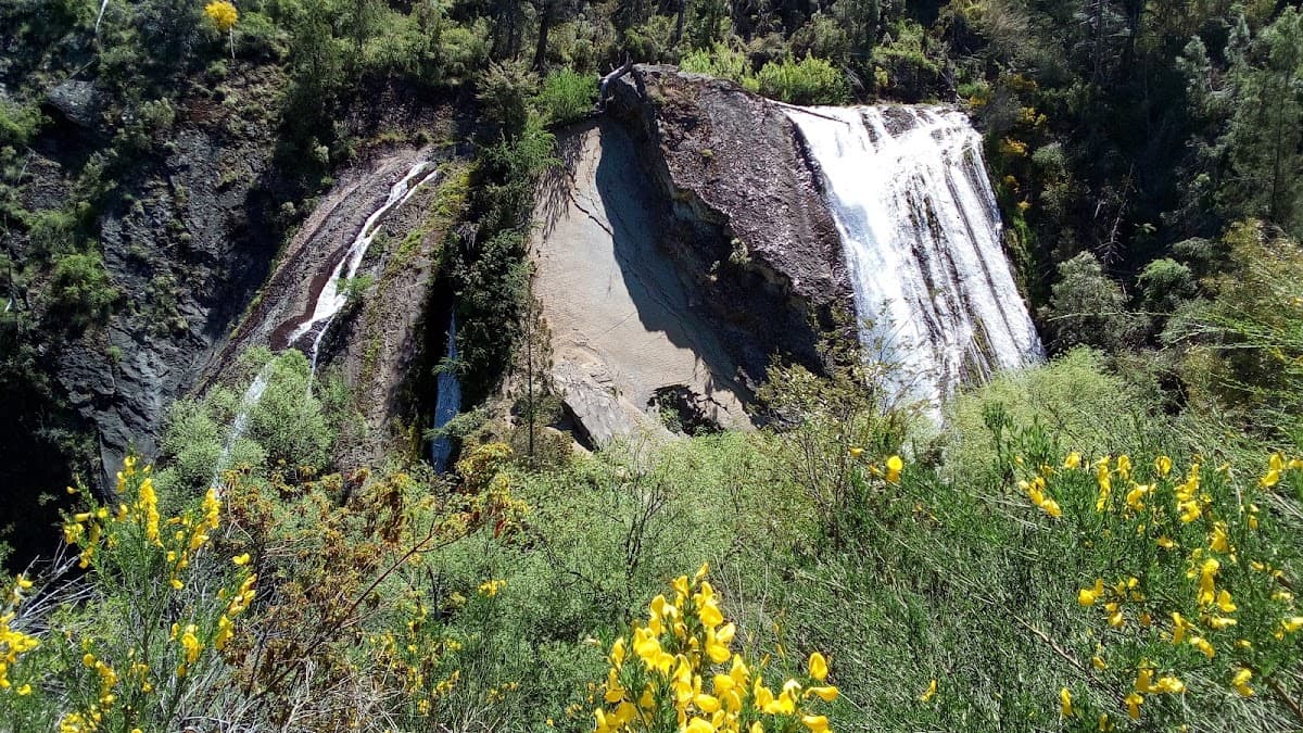 Cascada Escondida