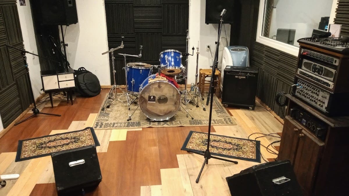 Las Hojas Audio Estudio