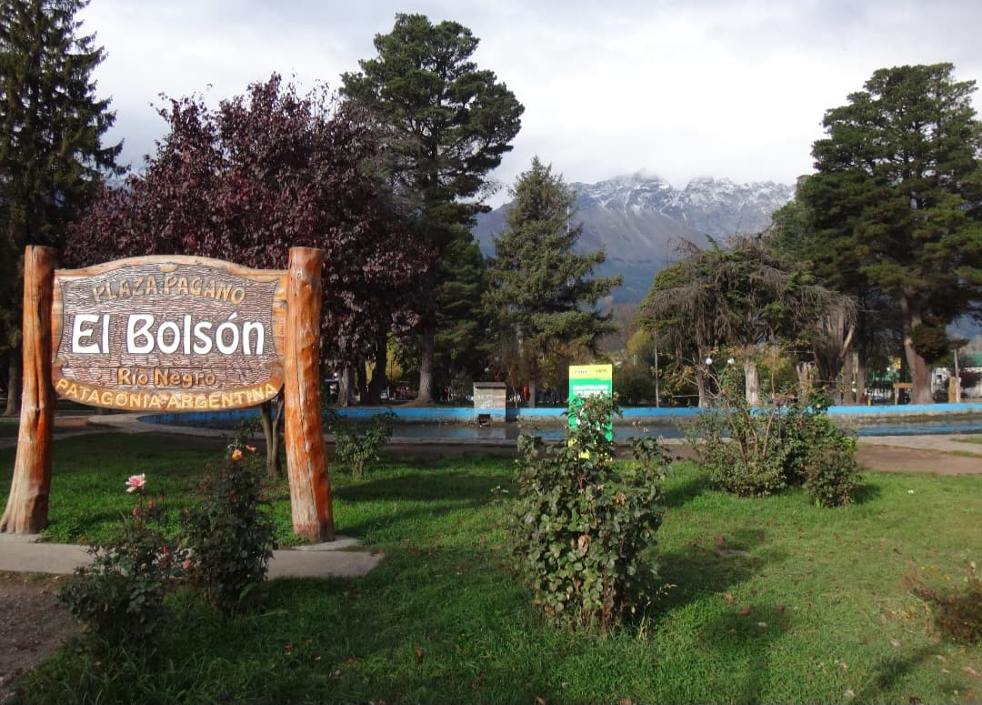 Plaza Pagano, Feria artesanal El Bolsón, Río Negro