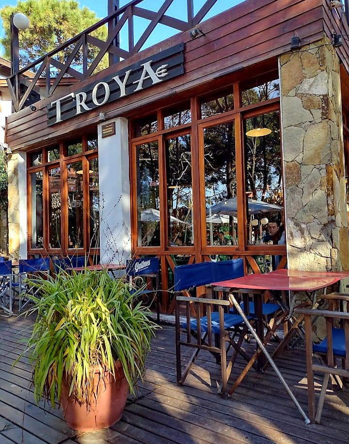 TROYA